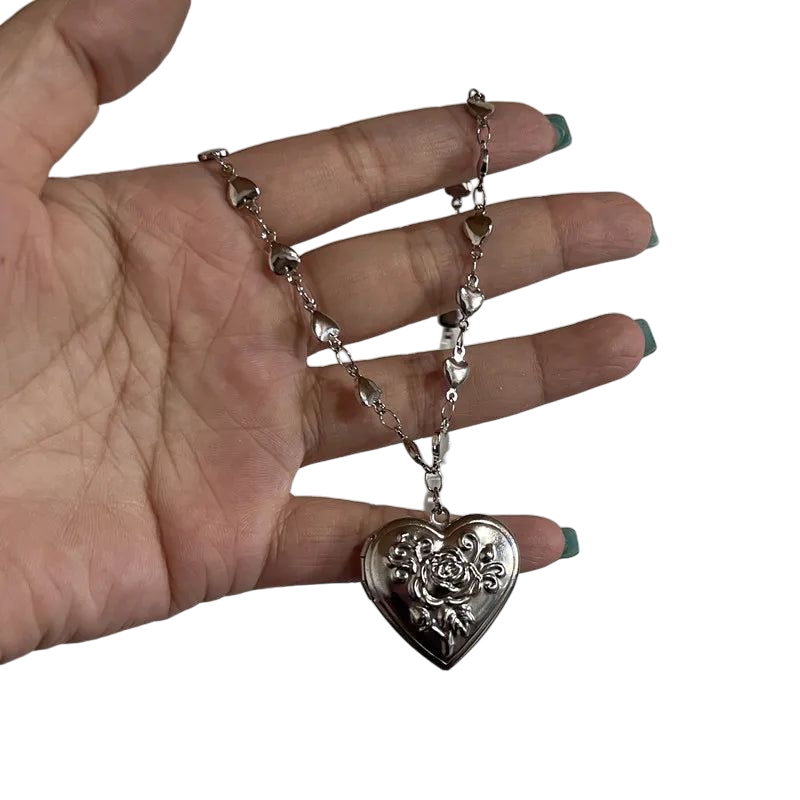 Detailed Necklace with Heart Pendant